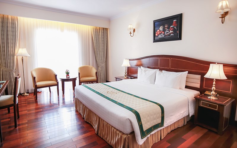 phòng Deluxe Khách sạn sài gòn Đà Lạt