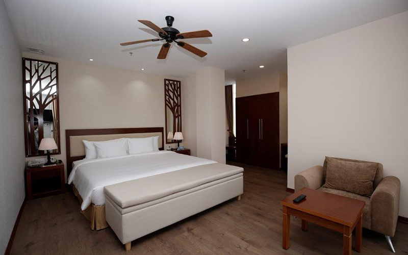 phòng deluxe Khách sạn LaDaLat