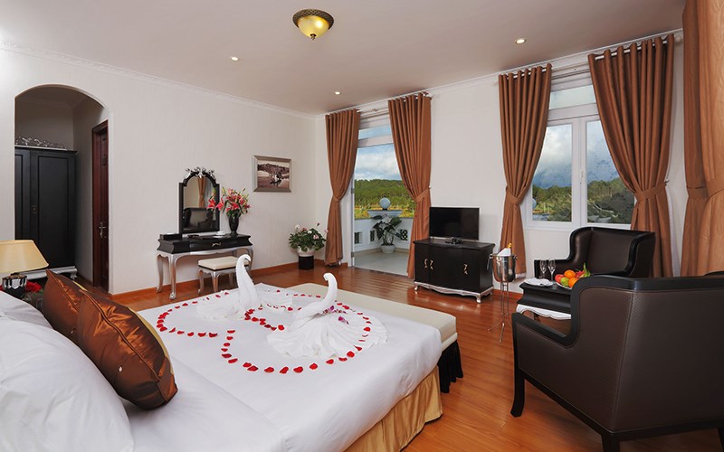 phòng standard Sacom Tuyền Lâm Golf Club & Resort