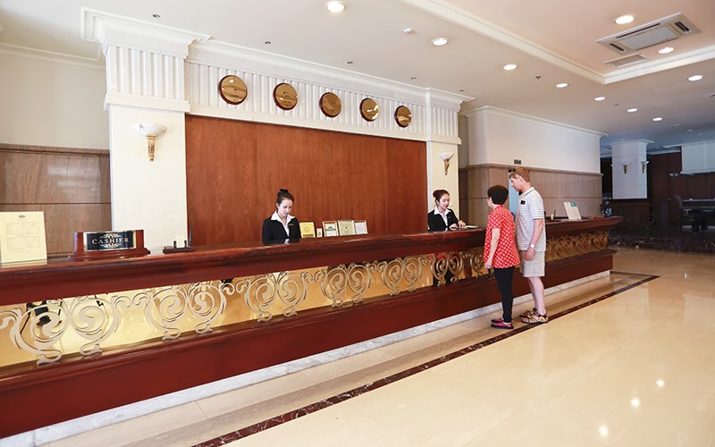 Quầy lễ tân khách sạn Sài Gòn Đà Lạt