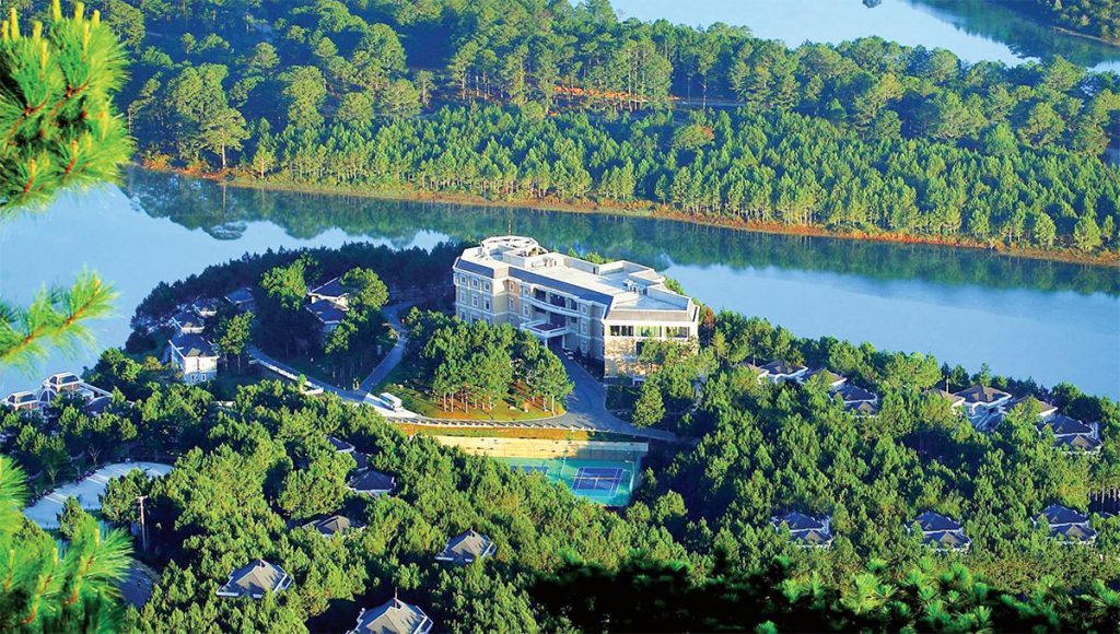 Khách sạn 5 sao DaLat Edensee Lake Resort & Spa