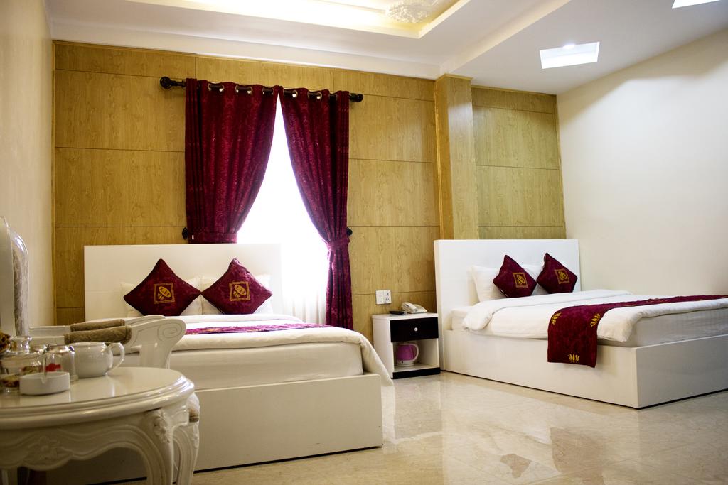 Phòng 4 người khách sạn Phước Sơn