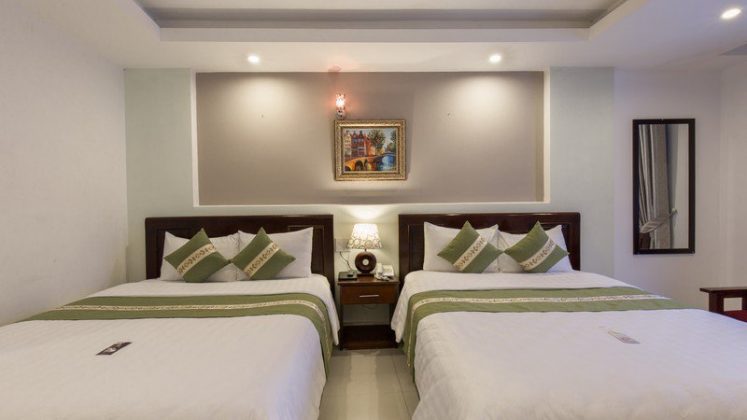 phòng Deluxe Quad Khách sạn Victory