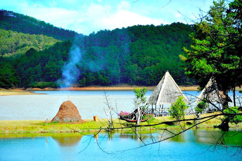 Cắm trại thung lũng vàng