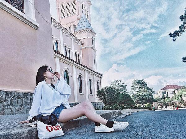 Nhà thờ Con Gà tiếng anh là gì