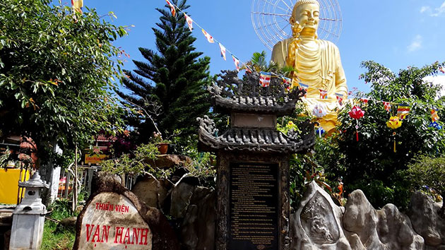 Tham quan thiền viện Vạn Hạnh