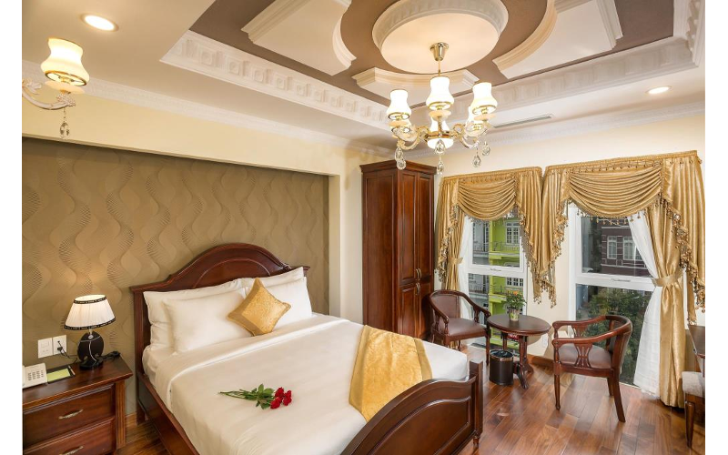 Hotel Navy Flower