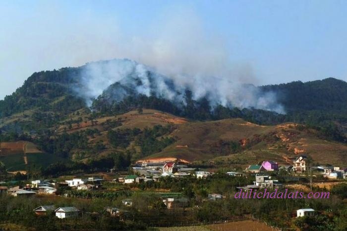 tour Langbiang Làng Xà Lát