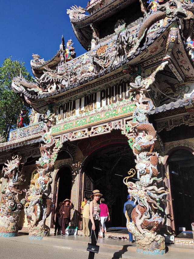 Tour Ma Rừng Lữ Quán chùa linh phước Đà Lạt