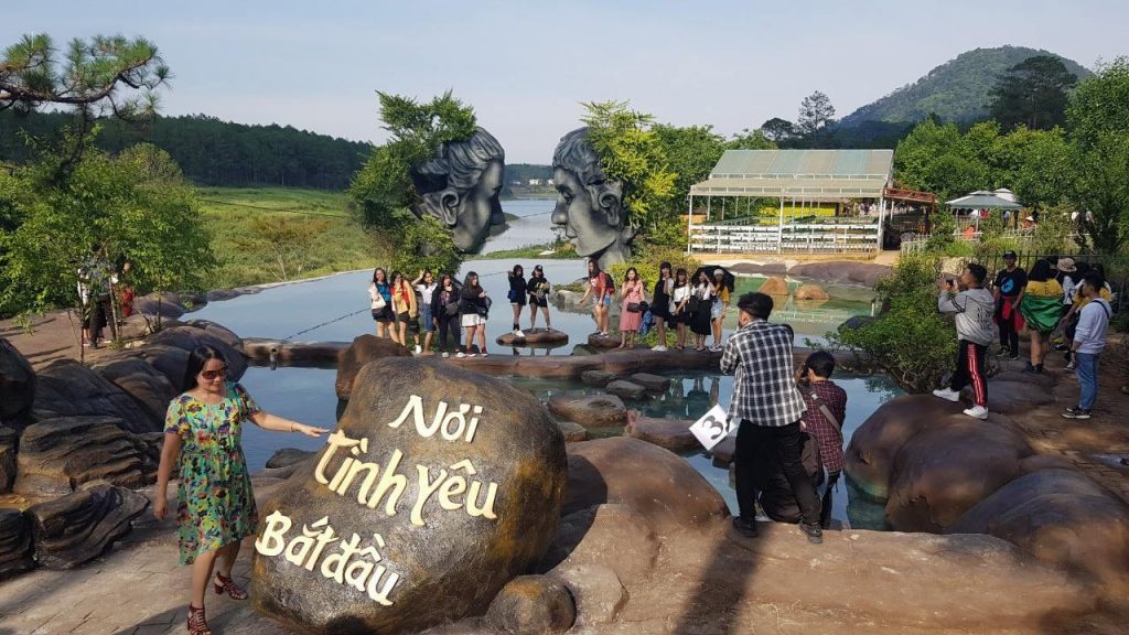 Hình ảnh hồ Vô Cực Đà Lạt