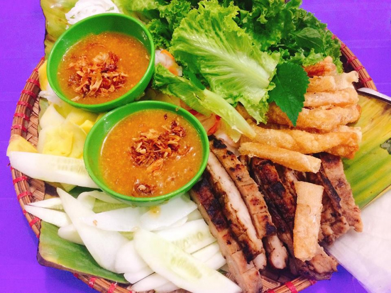 Nem nướng Bà Hùng Đà Lạt