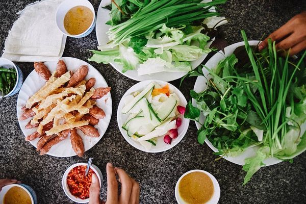 nem nướng Tân Long