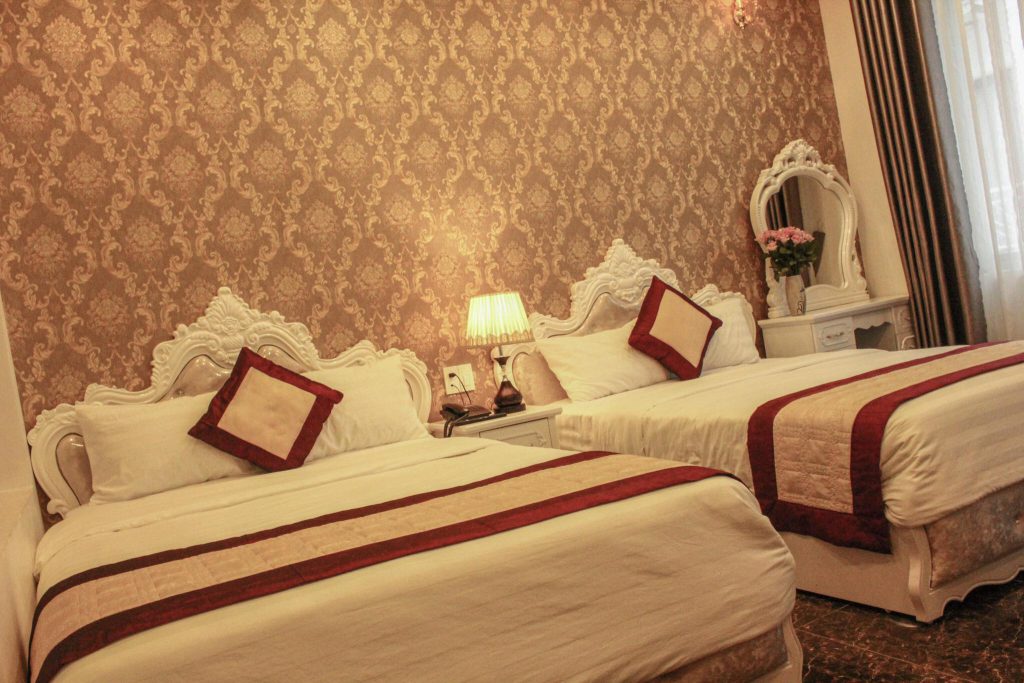phóng khách sạn ánh tiên