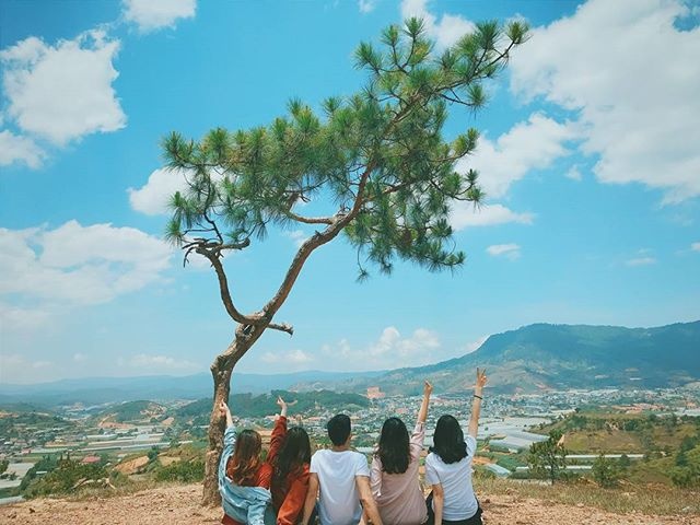 sống ảo ở đồi Thiên Phúc Đức