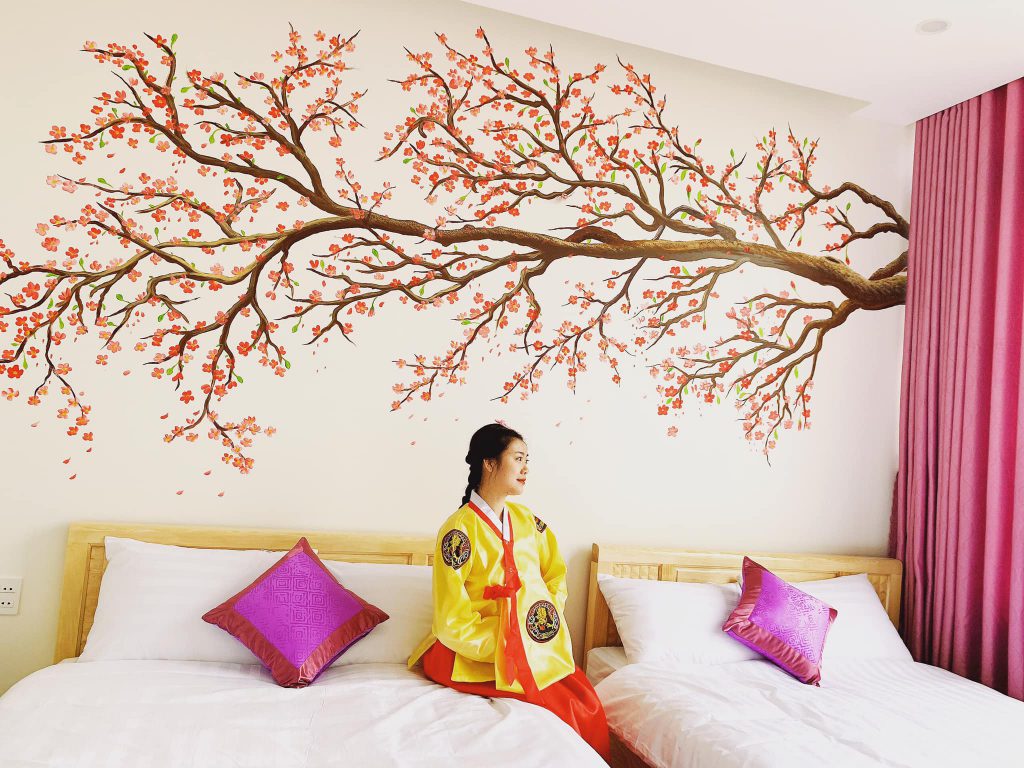 Chụp ảnh ở binly hotel Đà Lạt