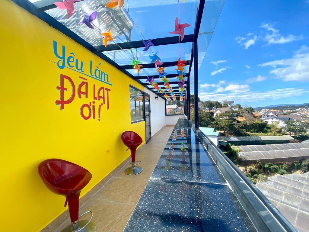 Sân thượng ở Binly hotel Đà Lạt