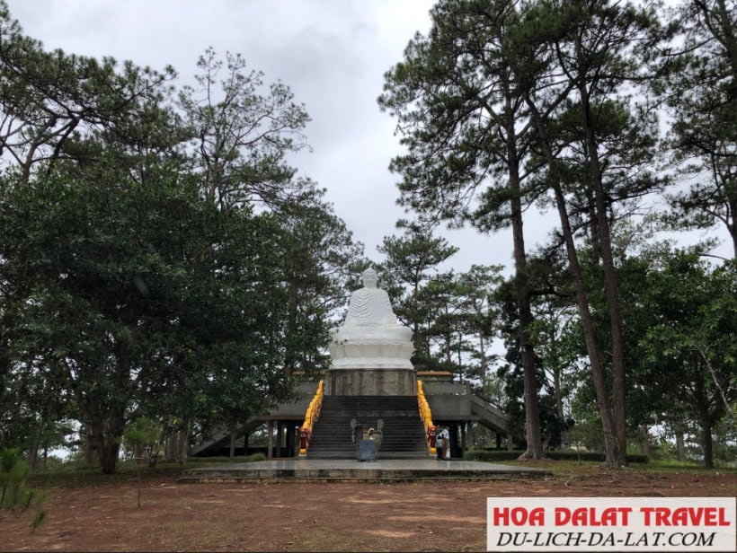 Tham quan Chùa Tàu Đà Lạt