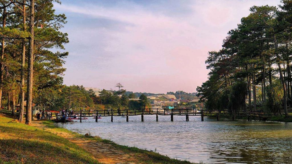 hồ nước đẹp tại Đà Lạt