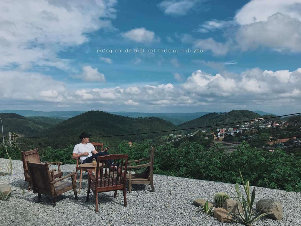 không gian ở Đợi Một Người