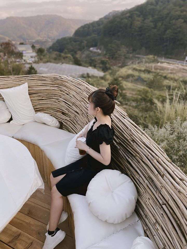 hình ảnh chụp ở quán cafe xứ sở thần tiên
