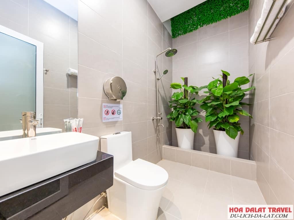 Review khách sạn Quỳnh Anh