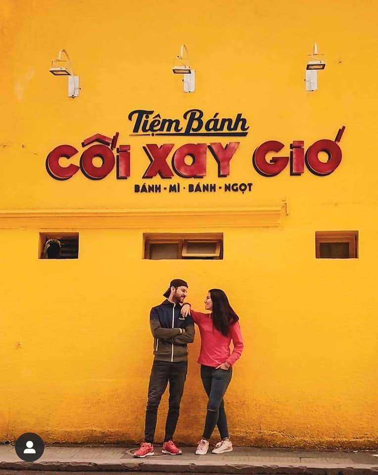 bức tường vàng tiệm bánh cối xây gió