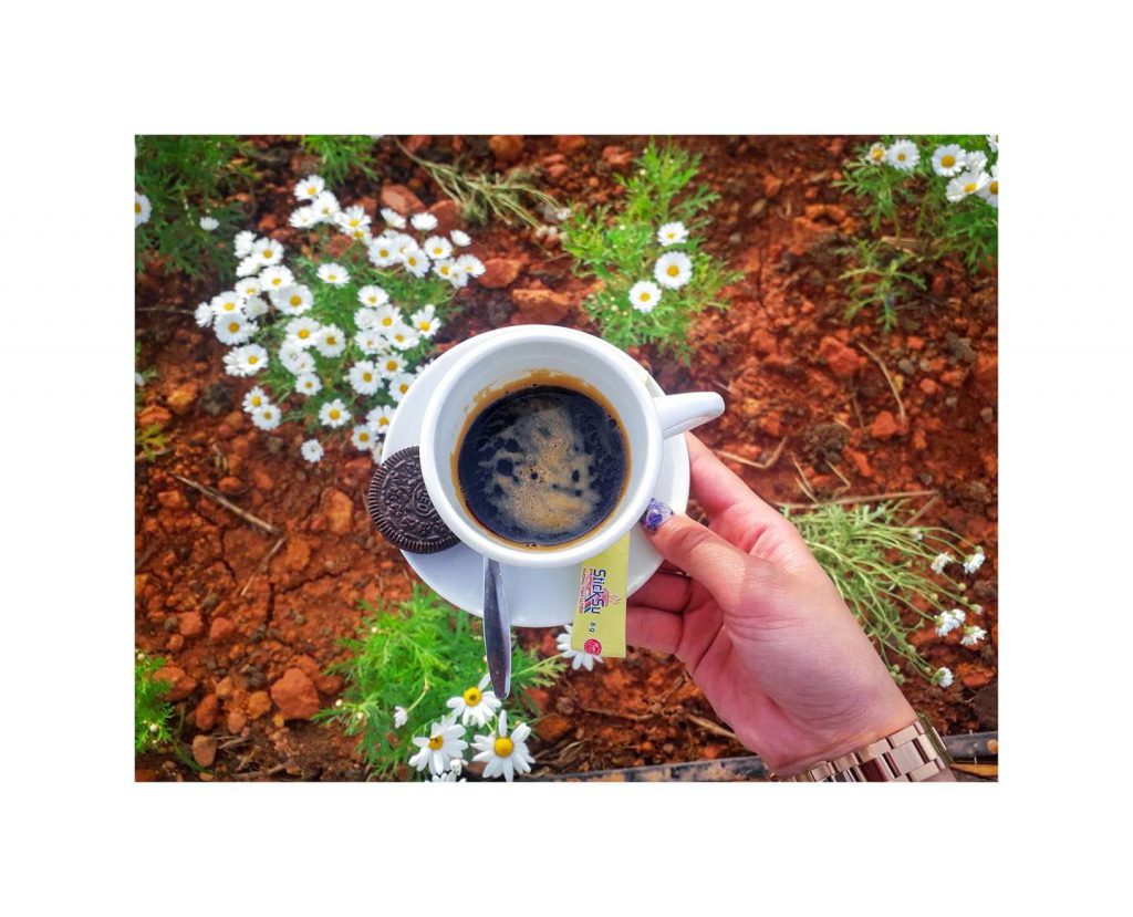 thưởng thức cafe ở Kimochi