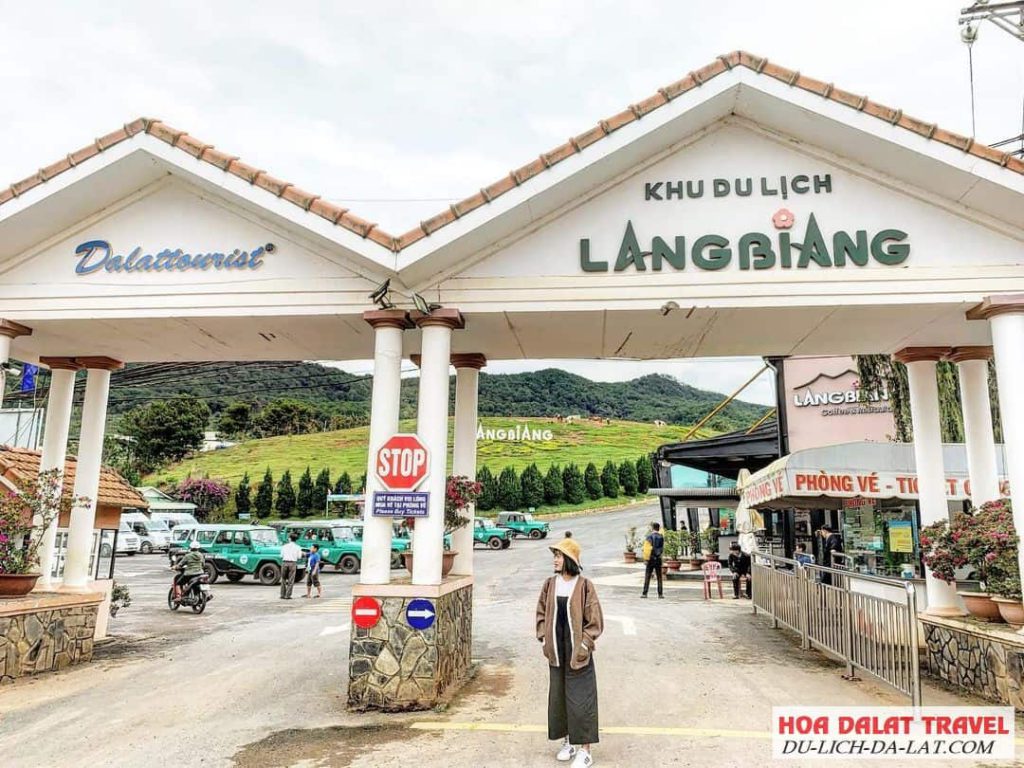 Cổng vào Khu du lịch Langbiang