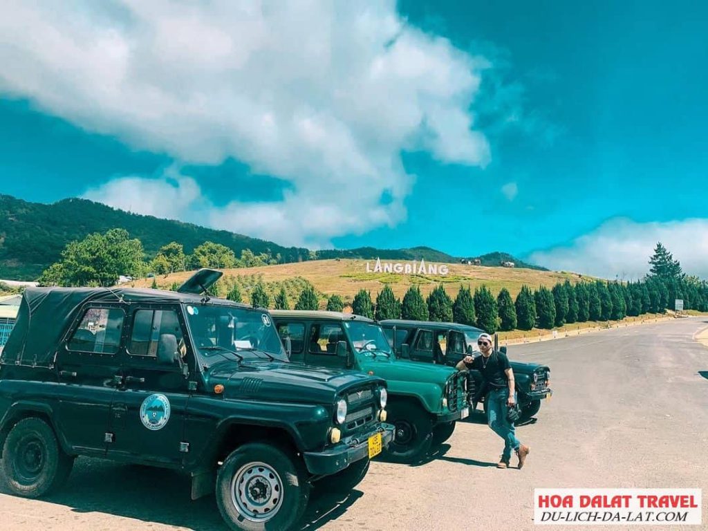 Đi xe Jeep lên Langbiang