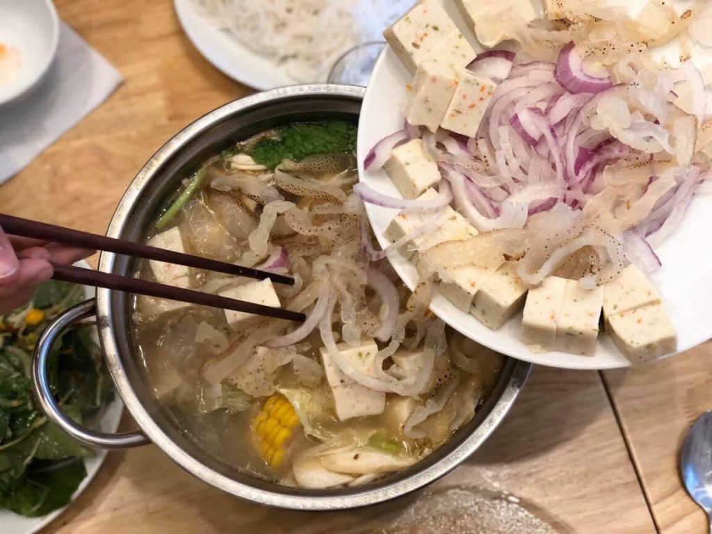 Những món đặc sản ở Nhà hàng The May