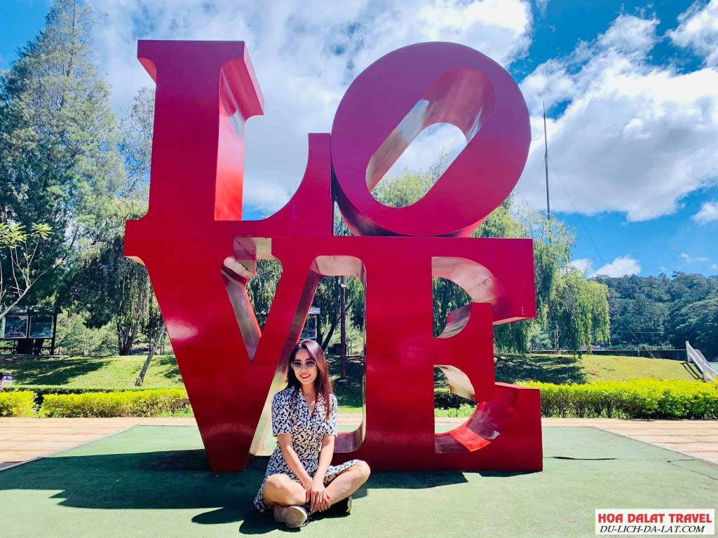 chụp hình ở Thung Lũng Tình Yêu