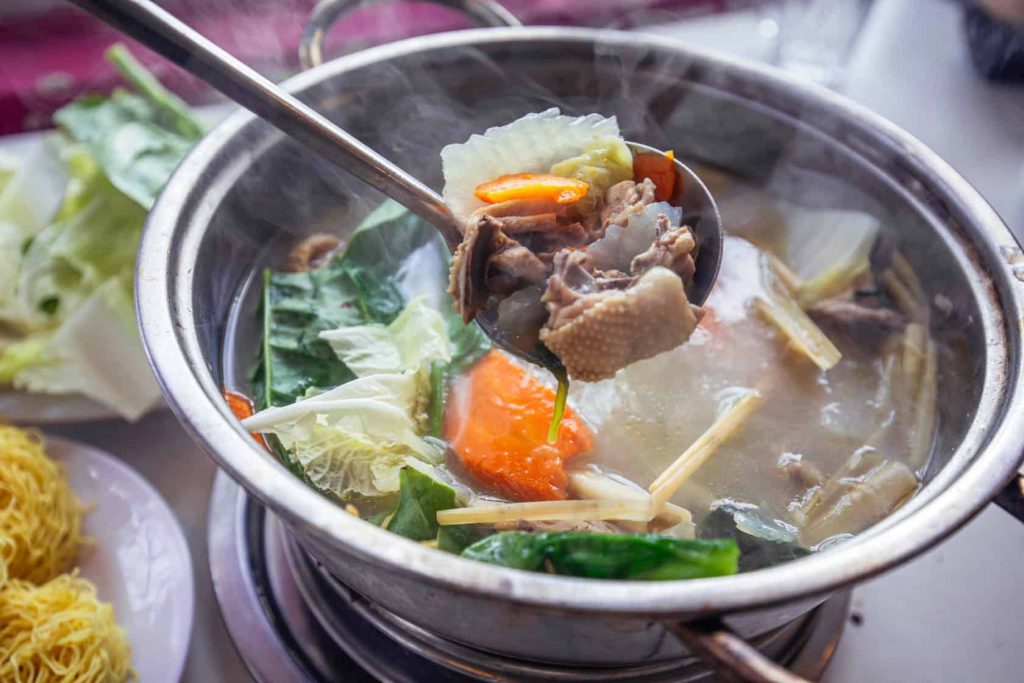 Lẩu gà lá é 0901888999