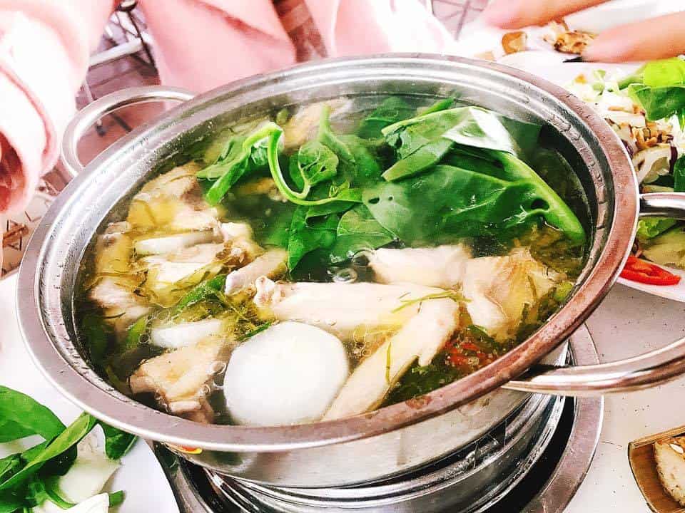 Lẩu gà ở Đà Lạt