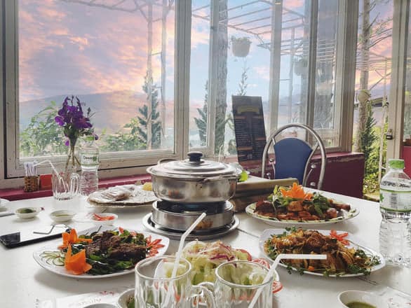 Món ngon ở quán lẩu gà Đà Lạt