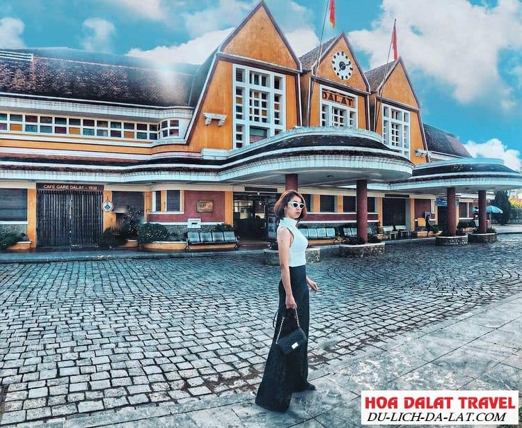 Nhà ga cổ