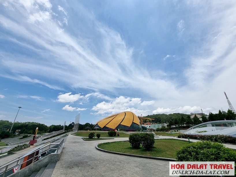 Giới thiệu về quảng trường Lâm Viên