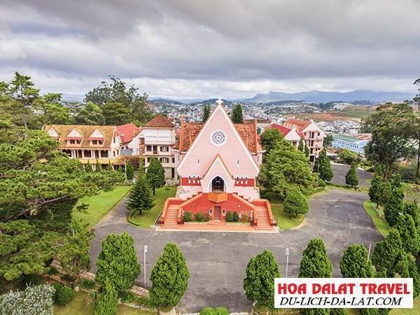 Nhà thờ Domaine De Marie