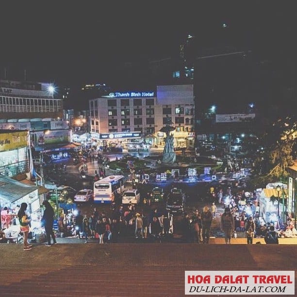 Bức tranh được tạo nên từ chợ đêm ĐL
