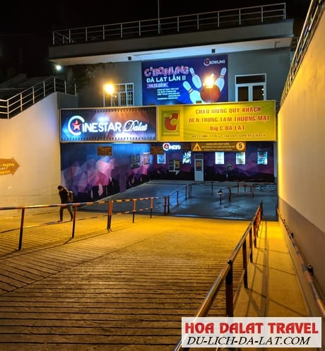 Check in bên ngoài Cinestar Đà Lạt