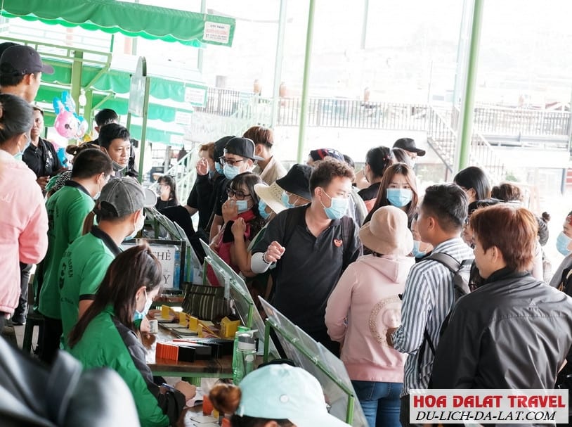 Điều gì khiến Cafe Mê Linh Đà Lạt đông khách đến vậy