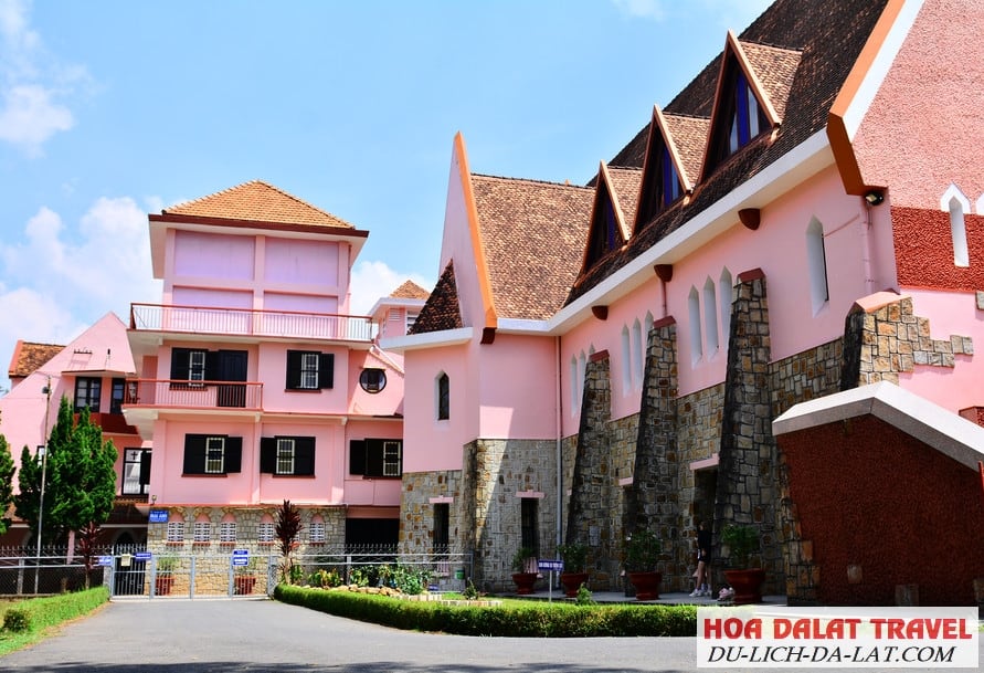 Hình ảnh về nhà thờ Domaine De Marie