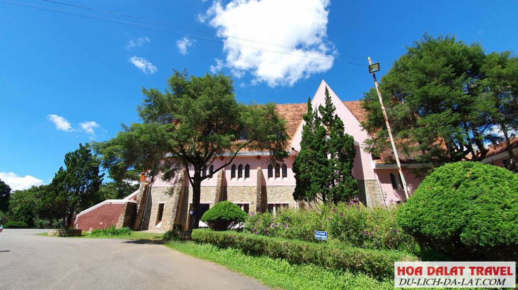 Nhà thờ Domaine De Marie Đà Lạt có gì
