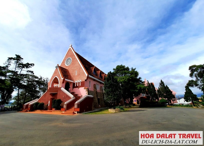 Nhà thờ Đà Lạt bán áo len