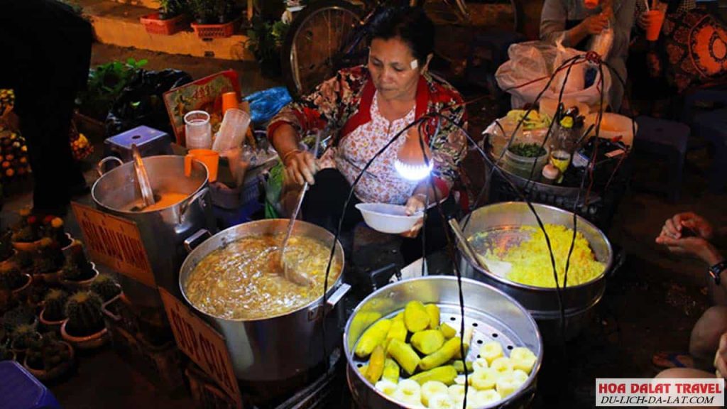 Súp cua, xôi chợ đêm