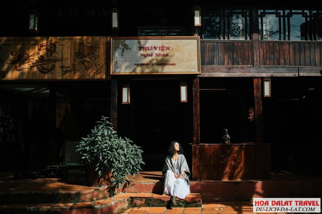 Tham quan XQ Sử Quán Đà Lạt - Thư viện