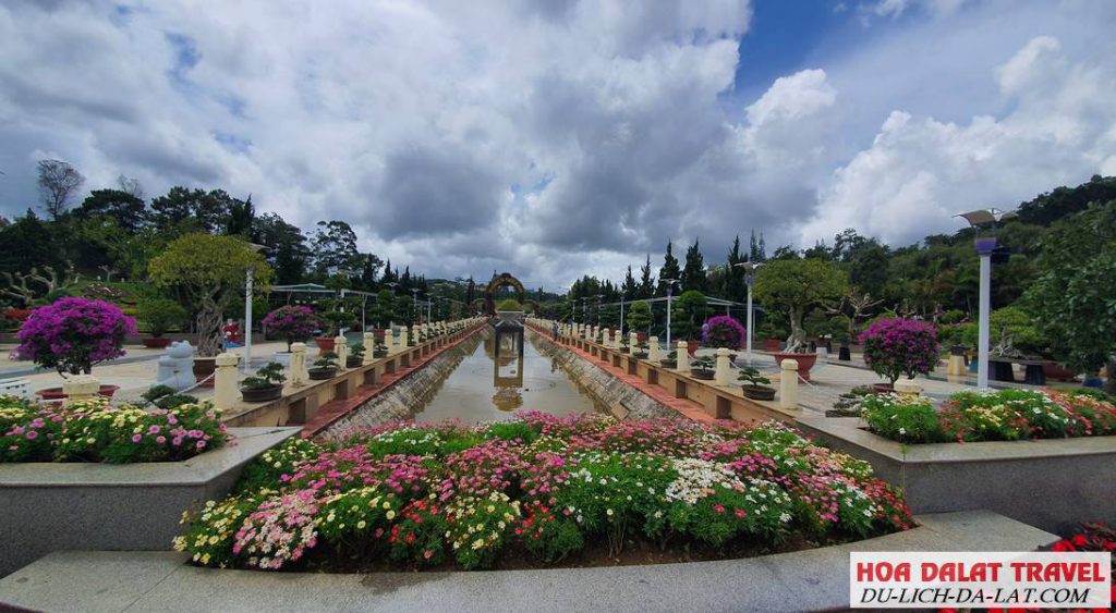 Thuyết minh về vườn hoa thành phố
