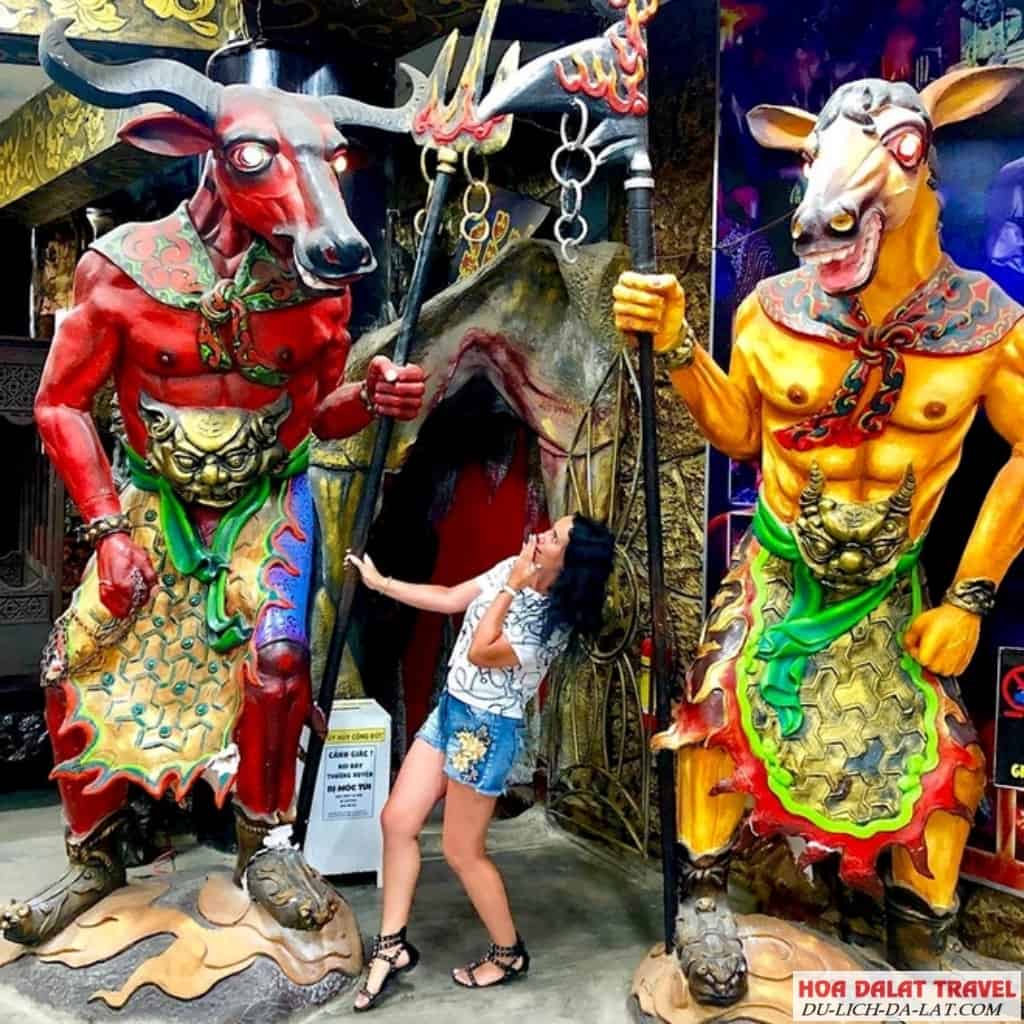 Chùa Linh Phước - 18 tầng địa ngục