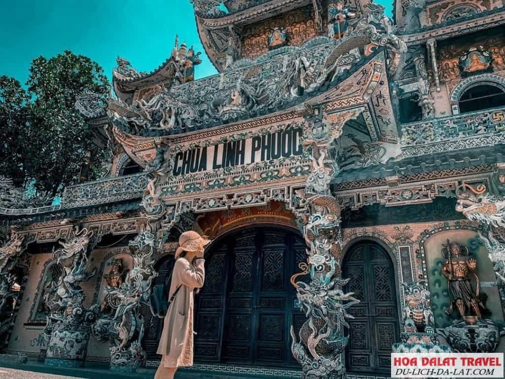 Giá vé chùa Linh Phước