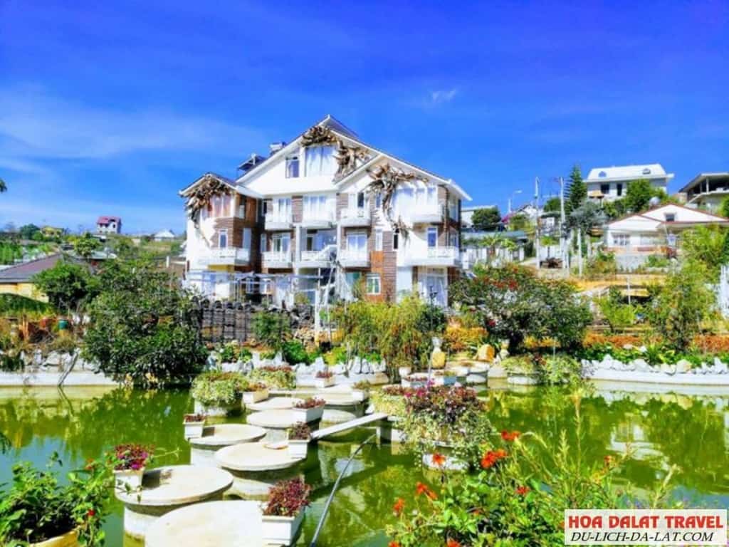 Strawberry Garden Hotel