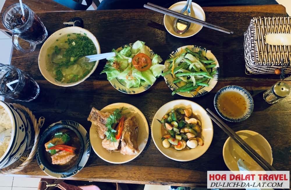 Bếp 1985 cơm niêu